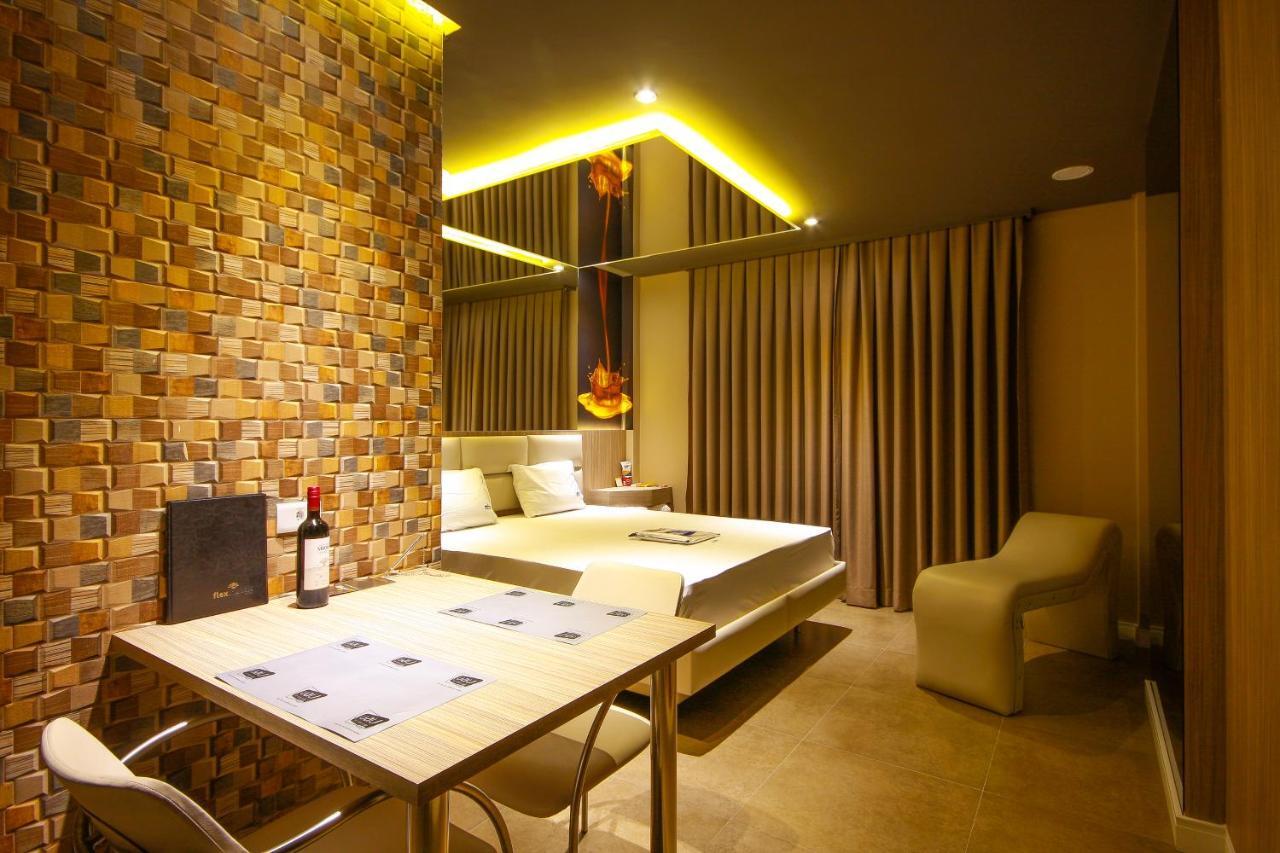 Motel Golf (Adults Only) โอซาสโก ภายนอก รูปภาพ